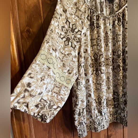 JM Collection XL Ladies print top with elastic band - Picture 2 of 5